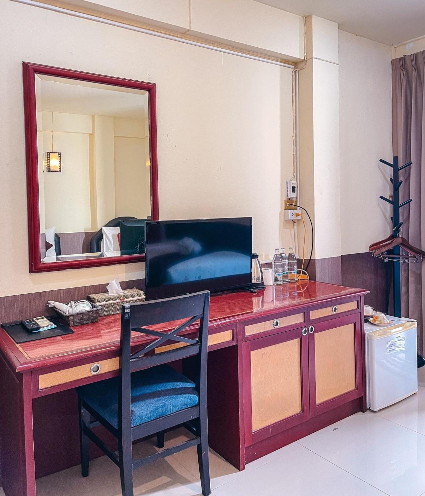 Baik Suite Bangkok Buitenkant foto