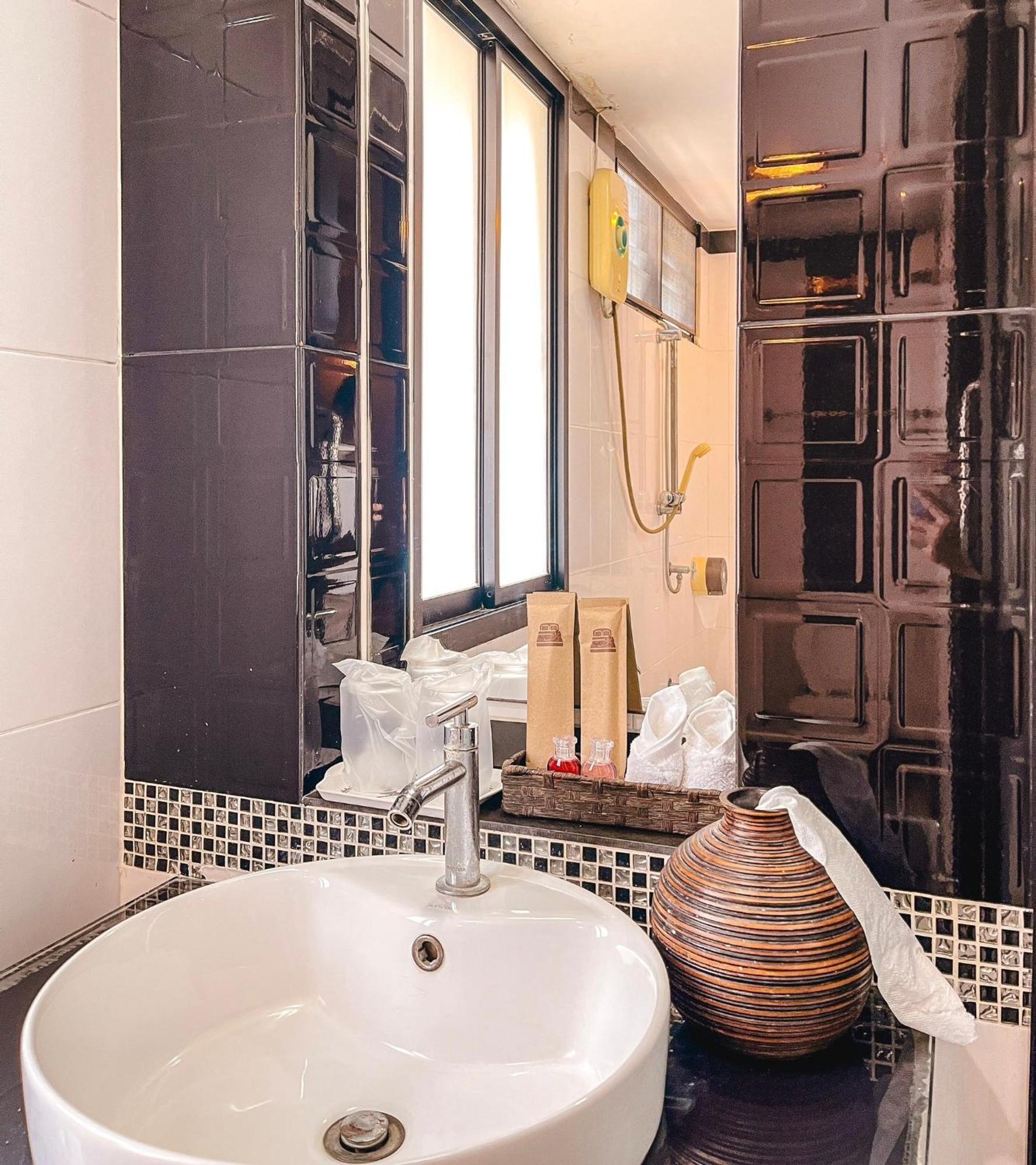 Baik Suite Bangkok Buitenkant foto