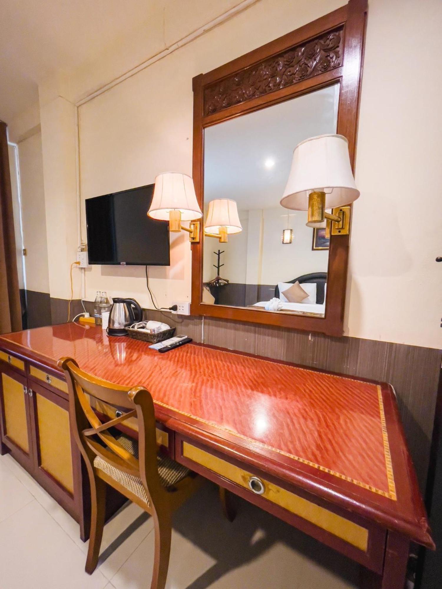 Baik Suite Bangkok Buitenkant foto